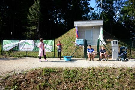 in na Valični vasi.